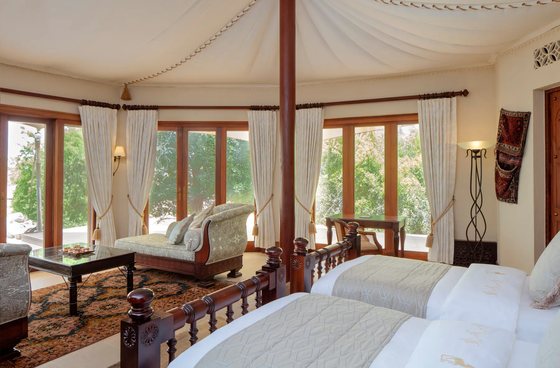 Al Maha Desert Resort & Spa 04